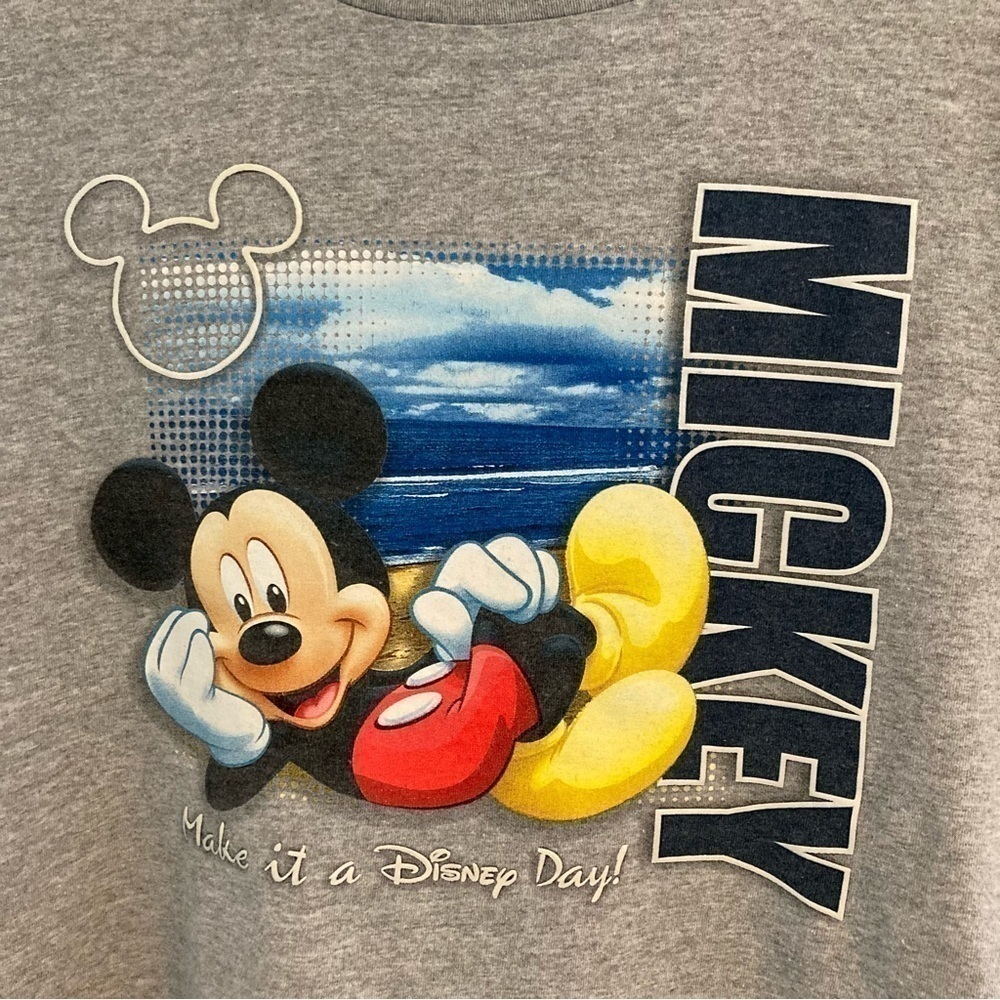 Disney Mickey Mouse Graphic T-Shirt Size Large Short Sleeve Gray. - Picture 2 of 5